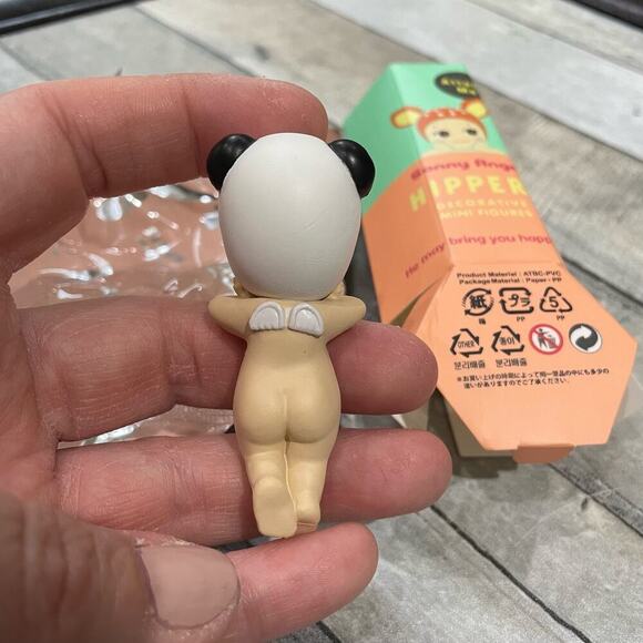Sonny Angel Hipper Panda minifigure collectible - Picture 4 of 4